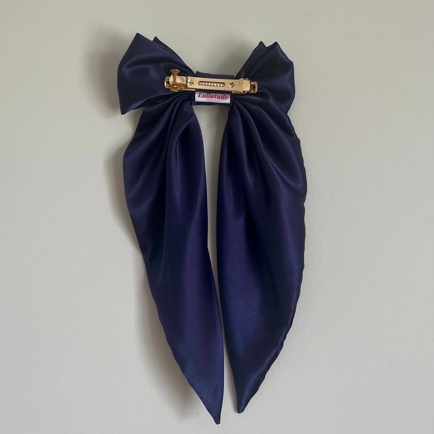 Sapphire Classic Bow